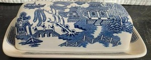lot 156 image: Churchill Blue Willow Ceramic butter dish