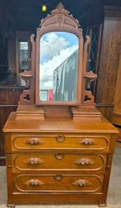 lot 172 image: Antique Walnut dresser