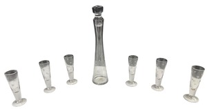 lot 86 image: Etched Glass Decanter and a Set of 6 Matching Glasses