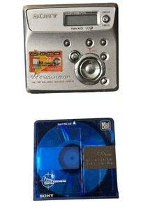 lot 032 image: Sony MD MiniDisc MZ-N505 Type-R with Disc