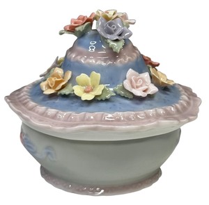 lot 54 image: AVON Musical Trinket Box