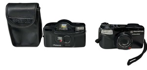 lot 158 image: Film Camera Bundle (2)