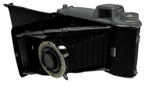 lot 81 image: Vintage Kodak Tourist II 620 Folding Camera
