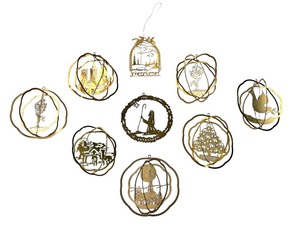 lot 185 image: Vintage Christmas ornaments (9)