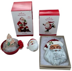 lot 181 image: Santa Claus-themed Christmas Bundle
