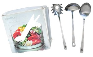 lot 222 image: Salad Serving Bundle