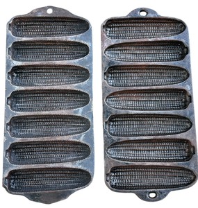 lot 214 image: Antique Corn Bread Baker