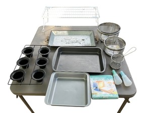 lot 075 image: Baking Bundle