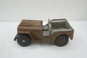 lot 15 image: Vintage Tonka Jeep