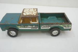 lot 16 image: Vintage NYLINT Cattle Farm Pickup Truck
