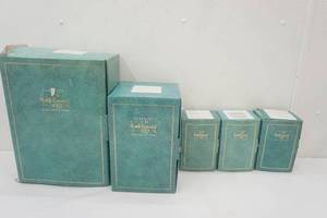 lot 59 image: Classics Walt Disney Collection Figurines (5ct)