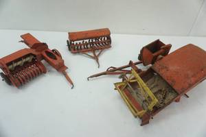 lot 74 image: VintageAntique Tru-Scale Diecast Farm Implements