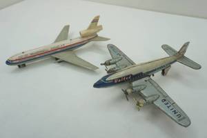 lot 77 image: Vintage Toy Planes