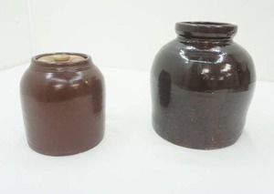lot 100 image: Antique Stoneware Crocks Jar Brown Glaze (2ct)