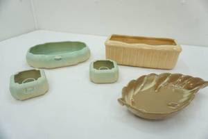 lot 109 image: Vintage Pottery Rosemead, USA, and Frankoma