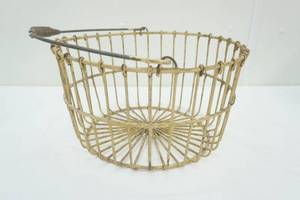 lot 134 image: Vintage Wire Egg Basket