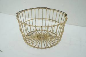 lot 135 image: Vintage Wire Egg Basket
