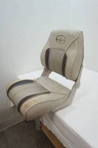 lot 141 image: Boat Seat