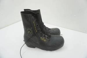 lot 142 image: US Military Cold Weather Boots 13R