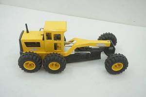 lot 152 image: Tonka Steel Classics Road Grater
