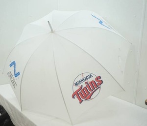 lot 178 image: Minnesota Twins Umbrella