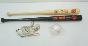 lot 179 image: Vintage Minnesota Twins Memorabilia Baseball Bats & Replica Signed Ball