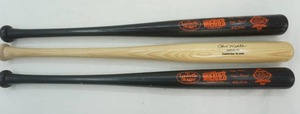lot 180 image: Vintage Minnesota Twins Memorabilia Baseball Bats, Pro Louisville Sluggers (3ct)