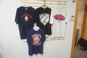 lot 182 image: 4 Vintage Minnesota Twins T-Shirts