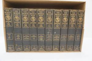 lot 206 image: 1928 The World Book Encyclopedia 10 Volume Set