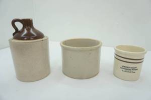lot 218 image: Antique Stoneware (3pc)