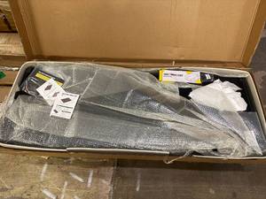 lot 4 image: Hard Tri Folding Tonneau Cover