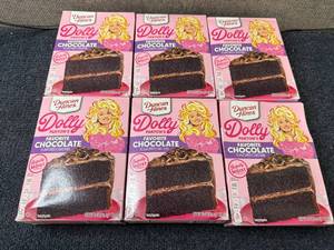 lot 142 image: 6 Boxes of Duncan Hines Chocolate Cake Mix