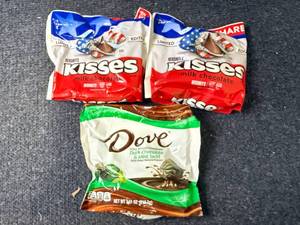lot 197 image: Hersheys Kisses and Dove Dark Chocolate Mint Swirls