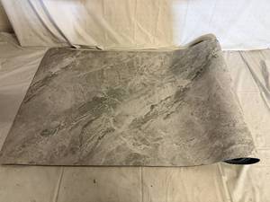 lot 57 image: 2ft x 6ft Runner Rug - Green
