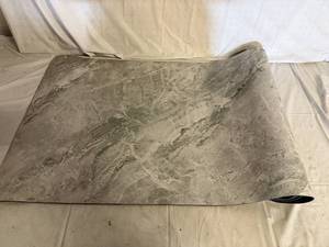 lot 61 image: 2ft x 6ft Runner Rug - Green