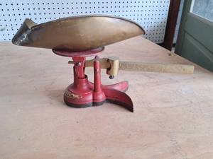 lot 9 image: Vintage Buffalo Grain Scale Shop #2466501