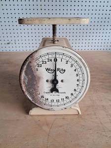 lot 12 image: Way Rite Vintage Scale 25# Capacity