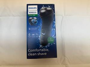 lot 19 image: SSS. Philips Norelco Shaver 2400