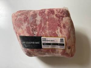lot 141 image: CC. 9.55lbs USA Prime Pork Shoulder Butt