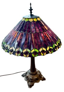 lot 10A image: Exquisite Stained Glass Table Lamp