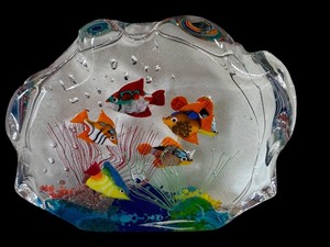 lot 18D image: Murano Glass Aquarium Sculpture with Colorful Fish, 7 Wide