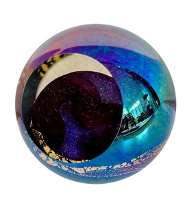 lot 35 image: Glass Eye Studio Venus Art Glass Paperweight GES 16