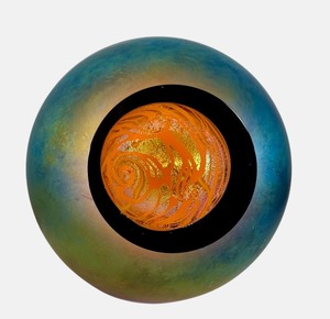 lot 22 image: Glass Eye Studio Art Glass Paperweight Sun