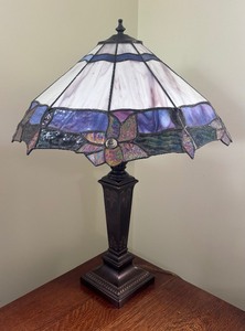 lot 38 image: Stunning Stained Glass Lamp