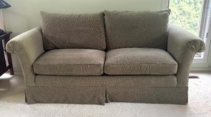 lot 40 image: Stickley Furniture Sofa  Couch