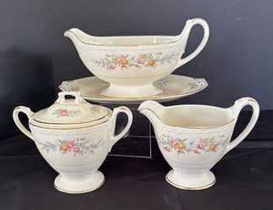 lot 77 image: Homer Laughlin Georgian Eggshell Gravy Boat with Under Plate, Creamer Pitcher and Sugar Dish