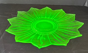 lot 81 image: Vintage Uranium Glass  Vaseline Glass Westmoreland Lotus Serving Tray