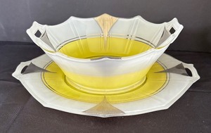 lot 71 image: Vintage Indiana Glass Art Deco Bowl with Under Plate