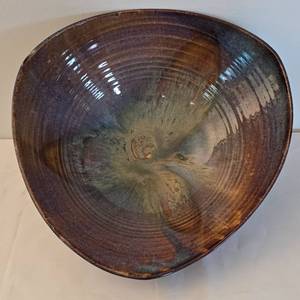 lot 55 image: Richly Hued Triangular Handcrafted Pottery Bowl