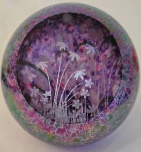 lot 116 image: Glass Eye Studios Spring Meadows Art Glass Paperweight with Stand